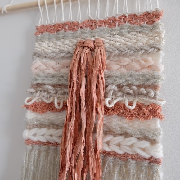 Woven wool wall hanging - Picture 5 of 5